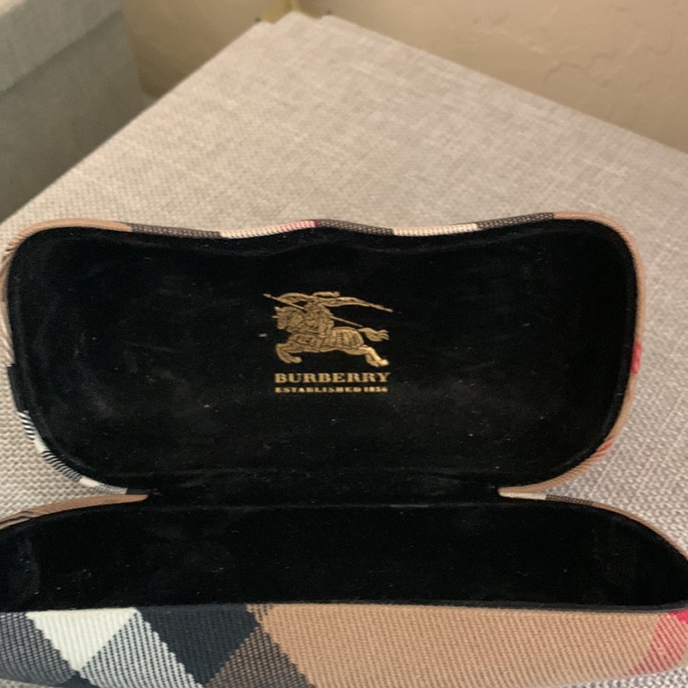 Burberry case🇮🇹 - Picture 3 of 3
